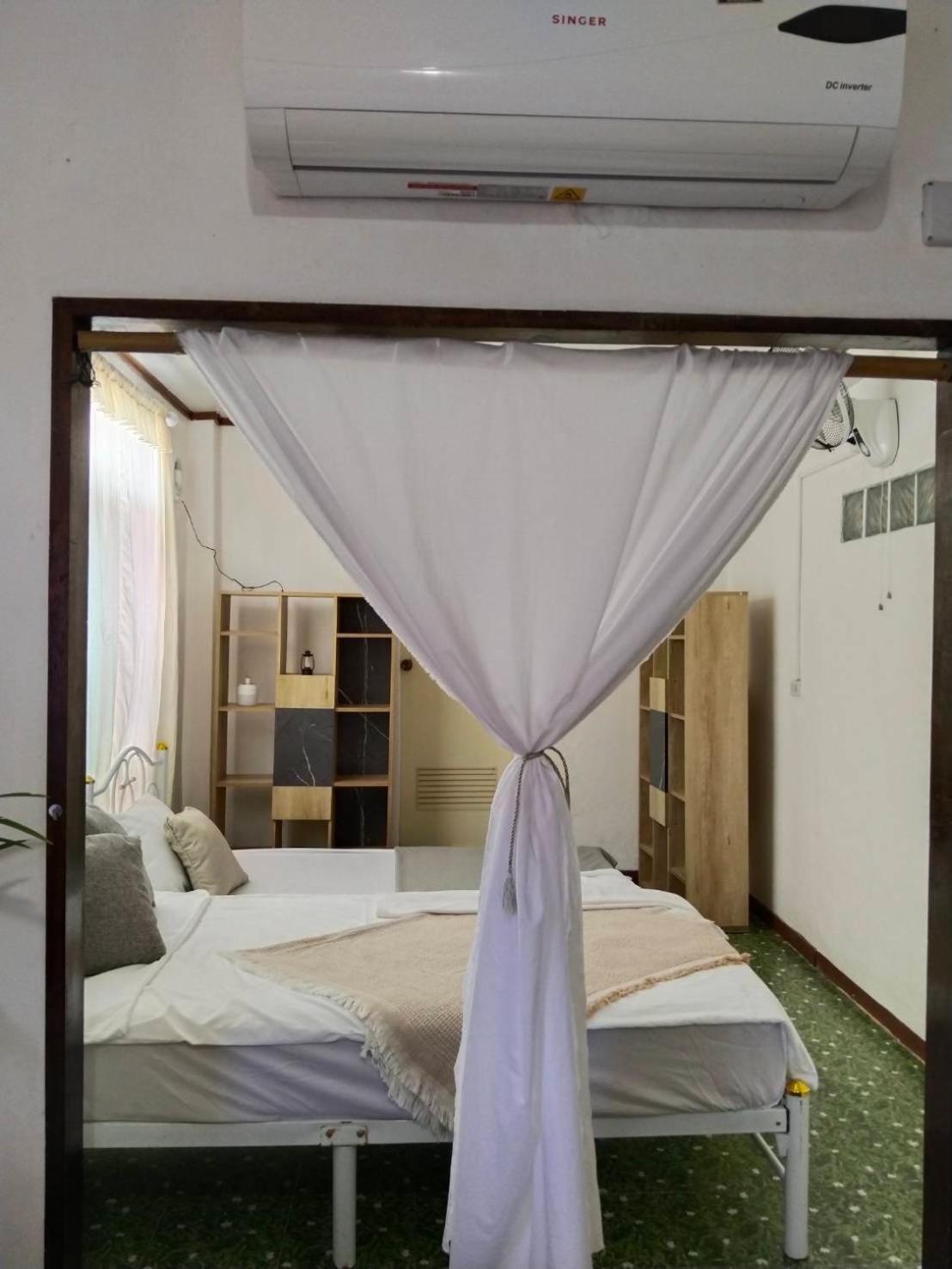 Tiki Bar-Kantiang Guesthouse Koh Lanta Bagian luar foto