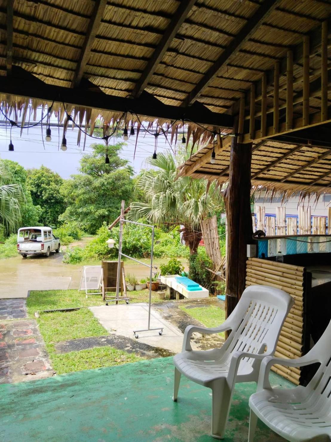 Tiki Bar-Kantiang Guesthouse Koh Lanta Bagian luar foto